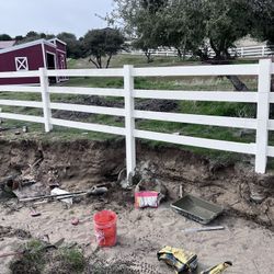 Custom  Gate And Custom Fence/ 