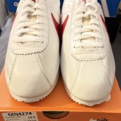 Brand New - Size 10.5 M - Nike Classic Cortez ‘Forrest Gump’ (2015)