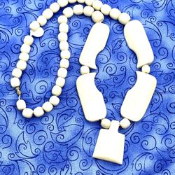 Vintage Cream Colored Necklace