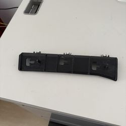 Tesla Model Y Rear Tailgate Left Side Upper Bracket