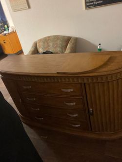 Dresser