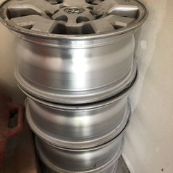 TOYOTA-TACOMA-STEEL-FACTORY-Rims Read Description 