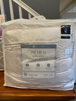 NEW - Full Size Down Comforter (White)
