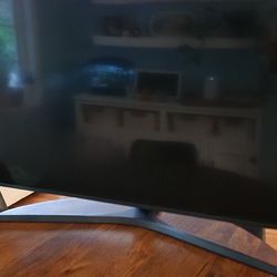 40" Samsung TV & Roku Ultra