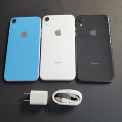 iPhone Xr - UNLOCKED - Like New  