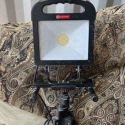 utilitech light led tripod