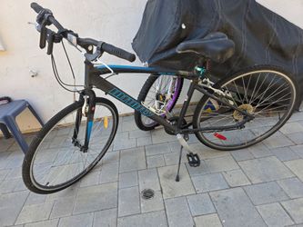 Infinity Base Three Mountain Bike
