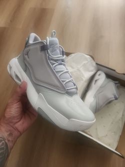 AIR JORDAN MAX AURA 4 COOL GREY (SZ 11M)