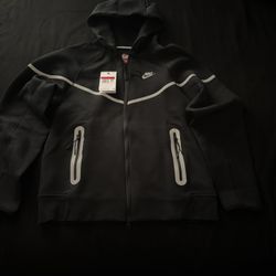 Nike Tech Reflective