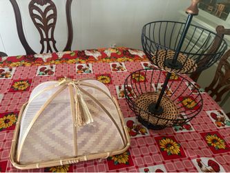 Bread and fruit basket