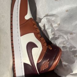 JORDAN 1 size 9 w orange, burgundy, brown