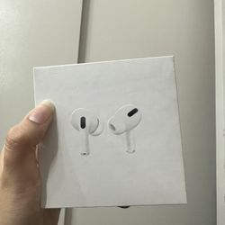 Slightly Used Apple Airpod Pros (1st Gen)