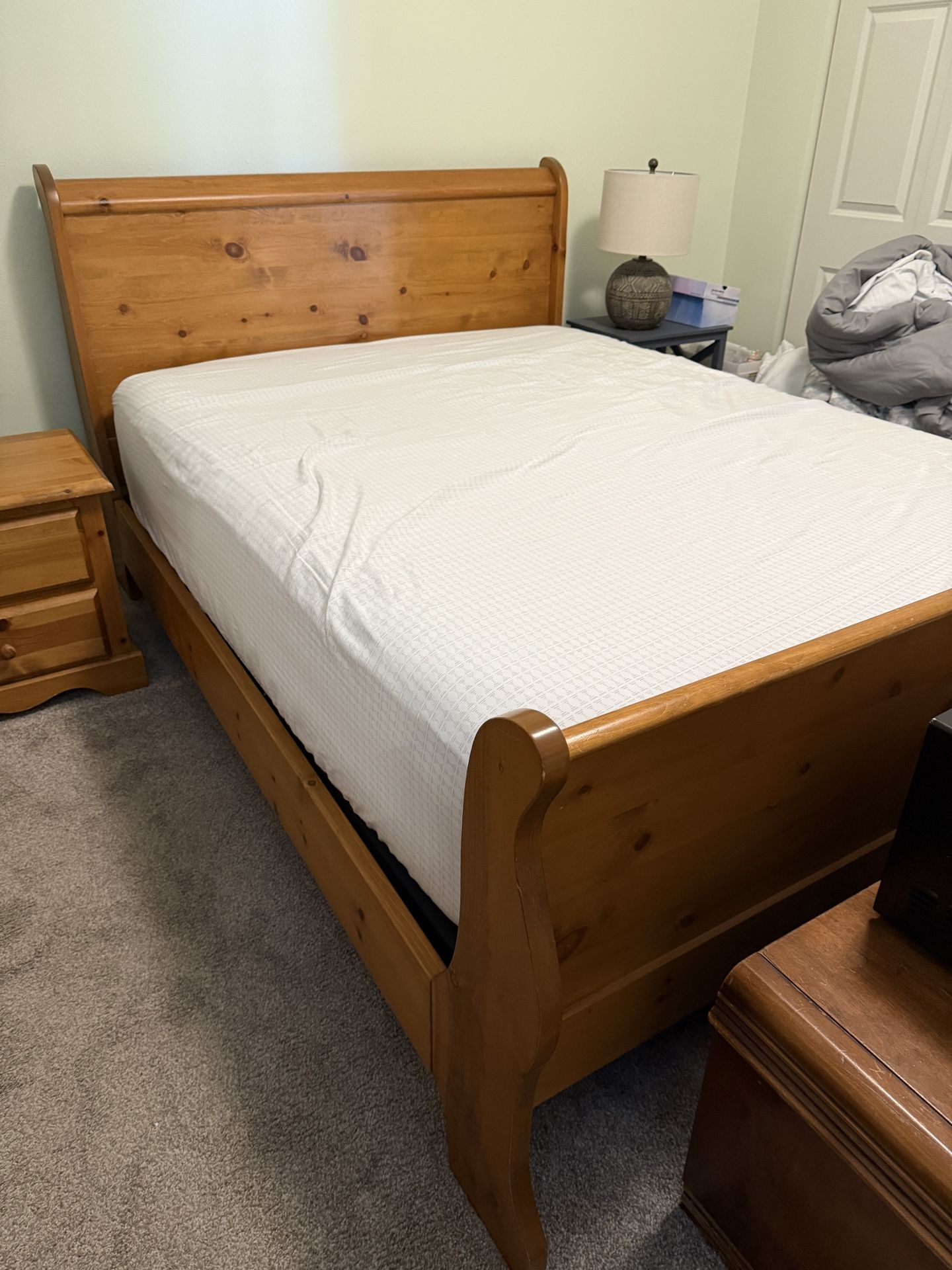 Queen bedroom Set