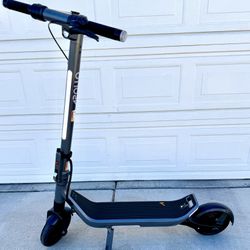 Apollo - Go 2024 Dual-Motor Electric Scooter w/40 mi Max Range & 28 mph Max Speed - Space Gray