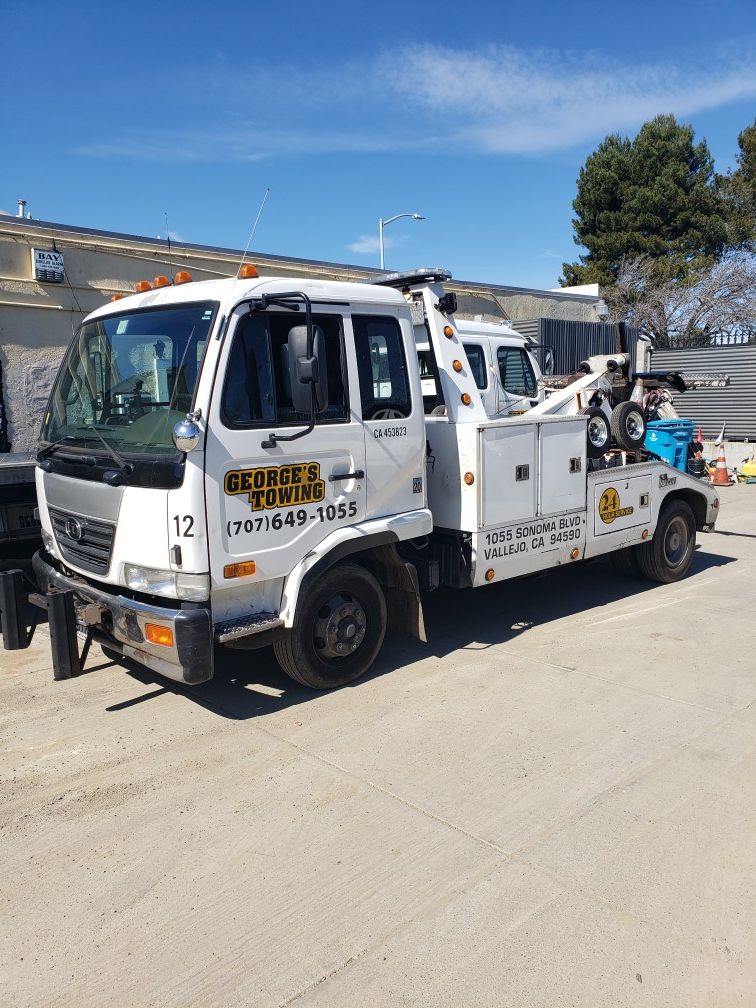 2007 Nissan UD 2000 Tow truck wrecker
