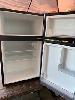 Mini refrigerator