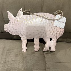 NWT Birch & Vine Pig Hanging Wall Decor Metal Pink/Gold 11” x 8”