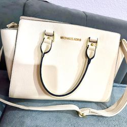 Micheal Kors Designer Purse 