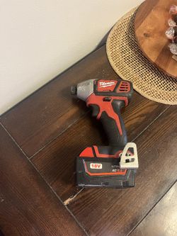 Milwaukee  18v Impacto Bateria 5.0ah No Es Orijinal Pero Trabaja Bien $70