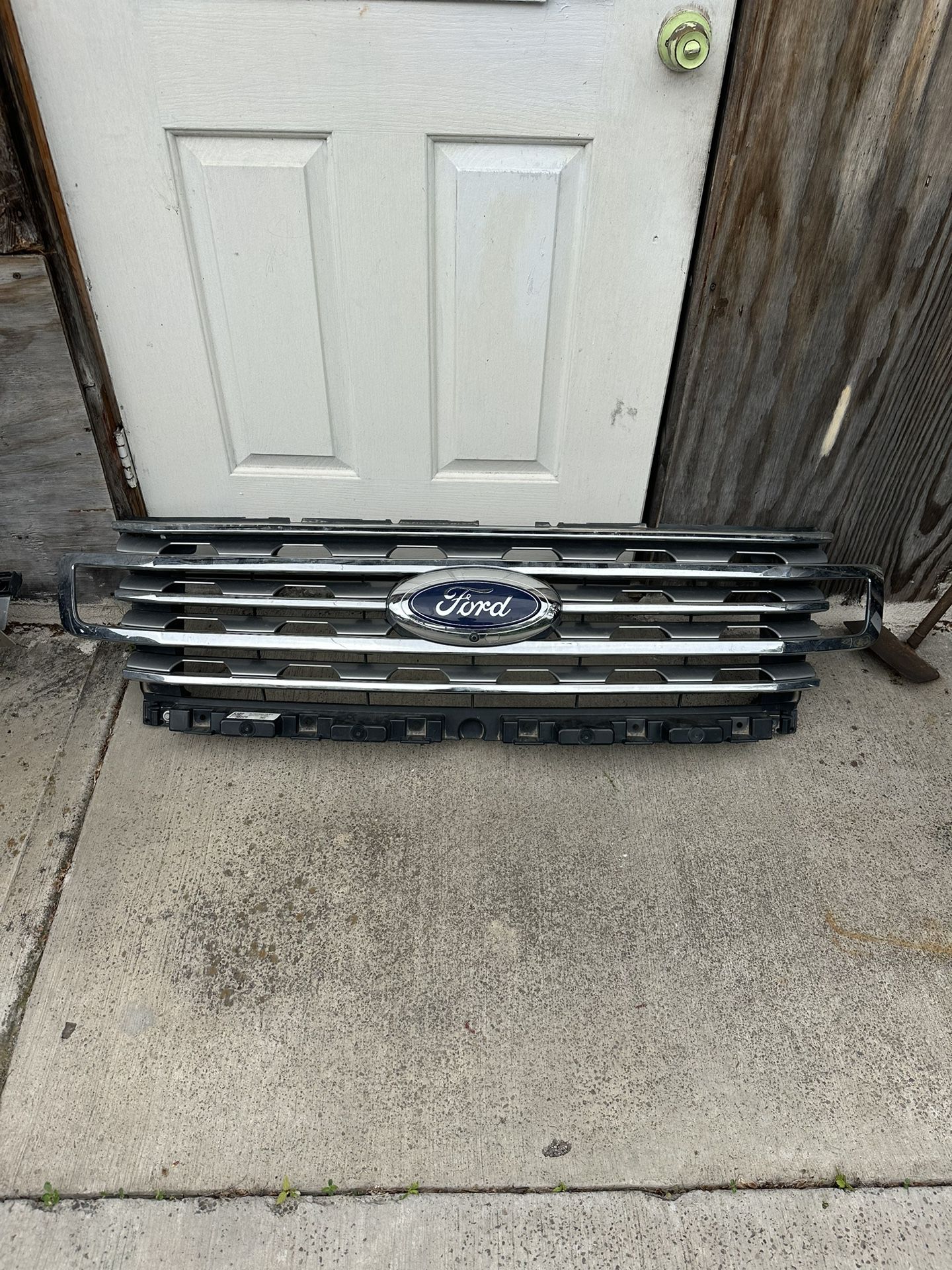 2018-2021 Ford Expedition Chrome Grille With Camara OEM 