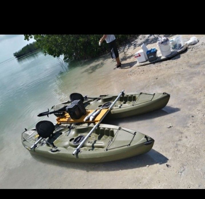 Double kayaks with Trail motor