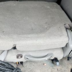GMC Yukon 3rd Row Seats O5