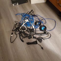A Bunxh Of Mucro USB And Frampram Hmu