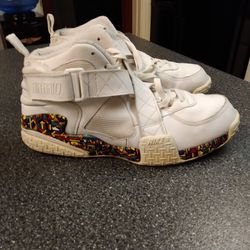 NIKE. URBAN JUNGLE. SIZE. 13.   AIR RAID  OUTDOORS SHOE