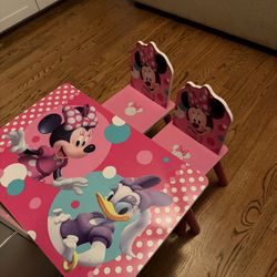 Minnie Table and Chairs 