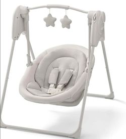 Graco Slim Spaces Baby Swing