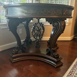 Elegant Round Entry Table – Carved Wood & Metal Base