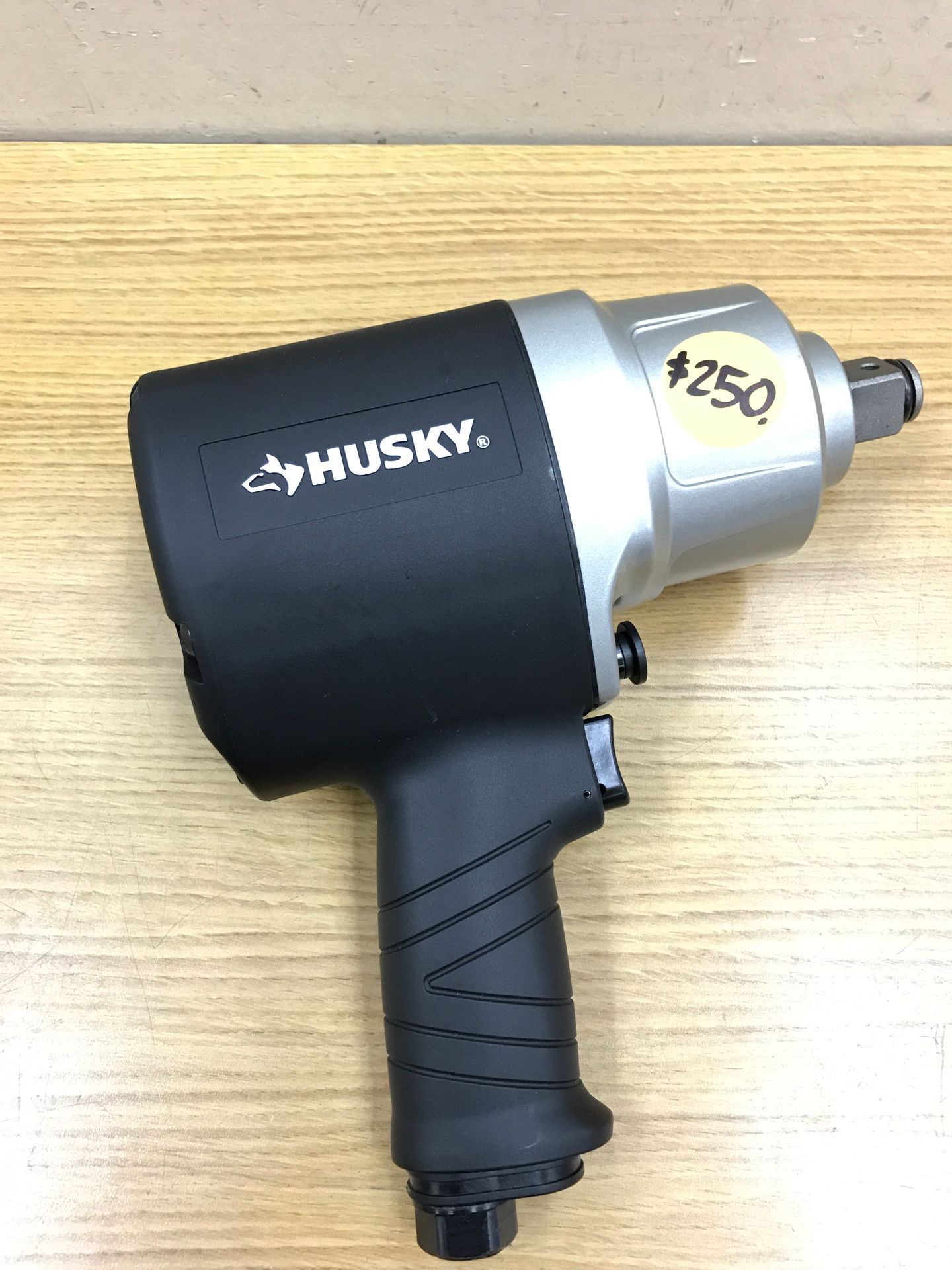 BRAND NEW !!! HUSKY H4490 90 PSI MAX 3/4” IMPACT WRENCH.