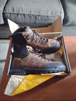 Caterpillar threshold Water Proof, soft toe, slip resistant, tan, sized mens 12 NEW NEVER USED