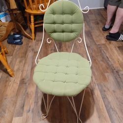 Small Wired Vanity Chair, Dainty And Stylish