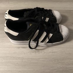 Superstar Adidas Size 5