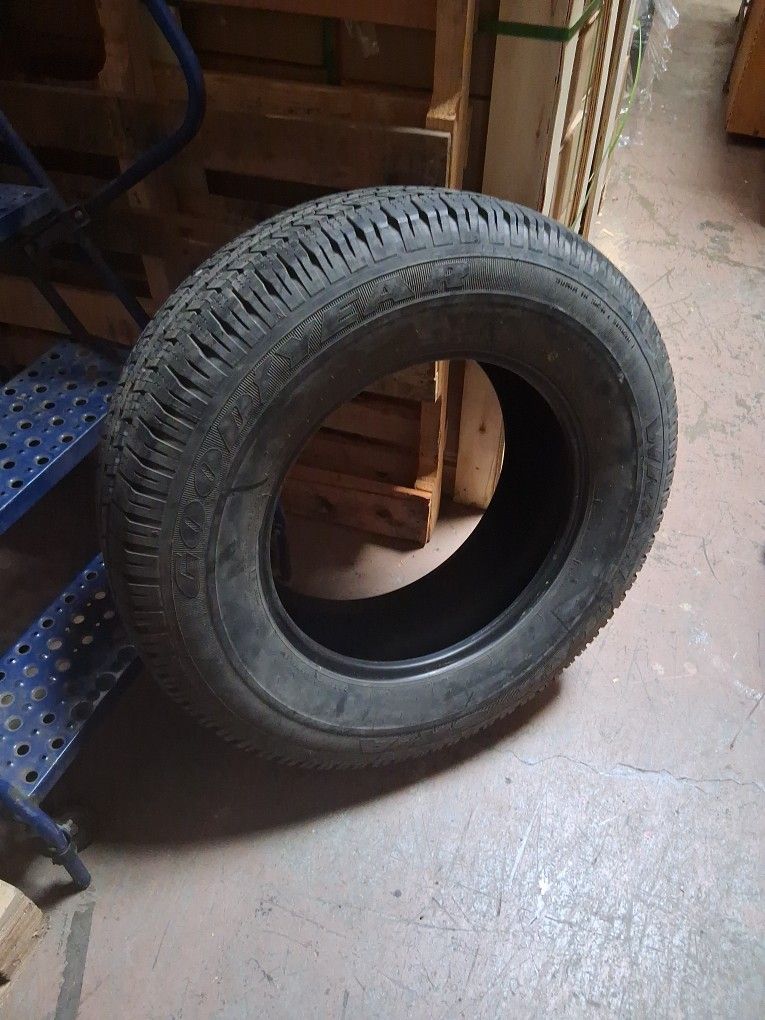 Goodyear wrangler 265/7018