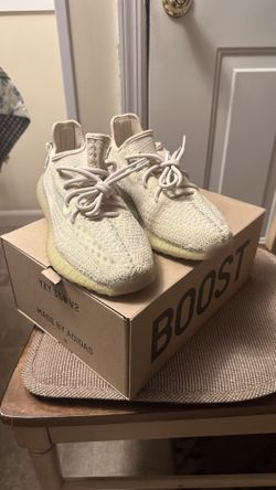 Yeezy 350 V2 8.5