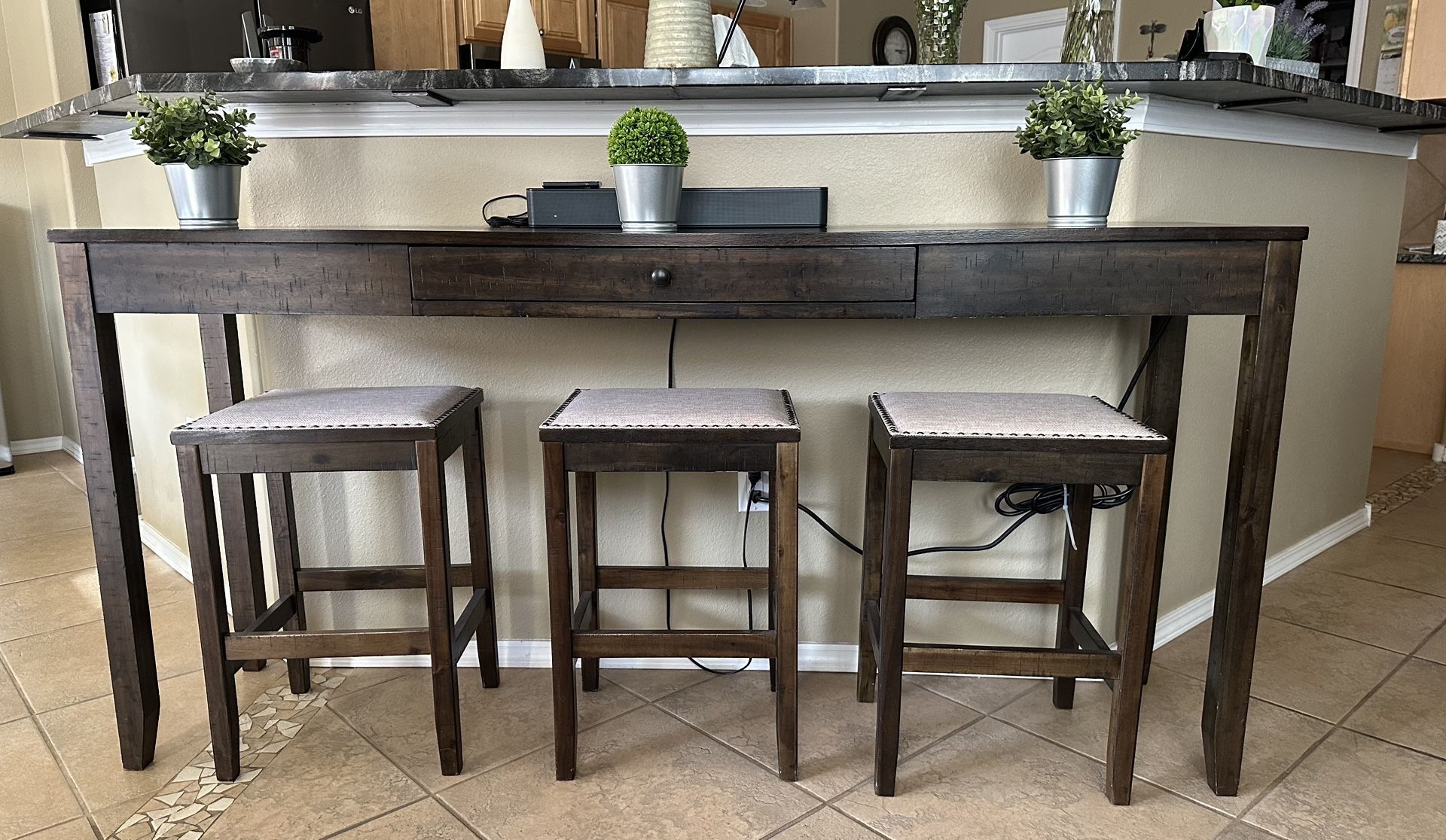 Ashley Sofa Table With Stools