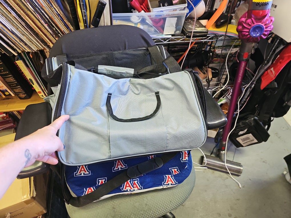 Cozy Paws Pet Carry-On Bag