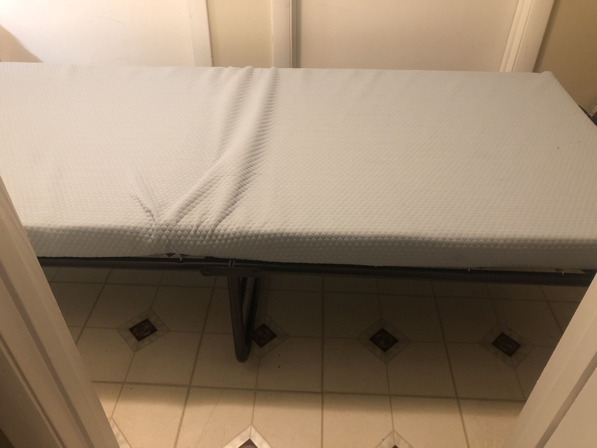 Travel size single mattress