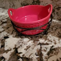Tastefully Simple Round Dish W Metal Rack