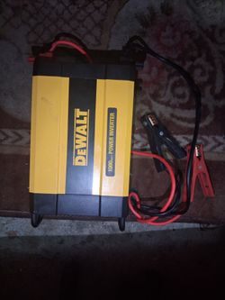 DeWalt 1000W Power Inverter