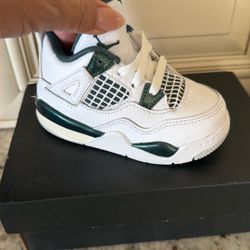 Jordan 4  Retro Toddler Size 6