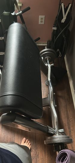 Preacher Curl Machine