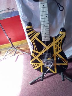 Charvel art series bumble bee guitar evh