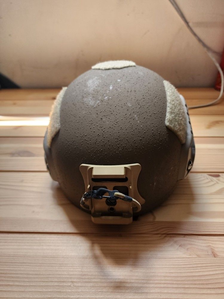 ECH HIGH CUT HELMET SIZE SMALL