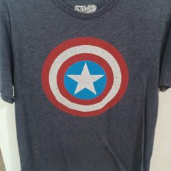 Captain America Medium Crew Neck