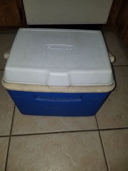 Rubbermaid Cooler