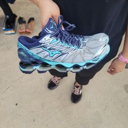 Mizuno Running Shoes S8ze 8 Womens