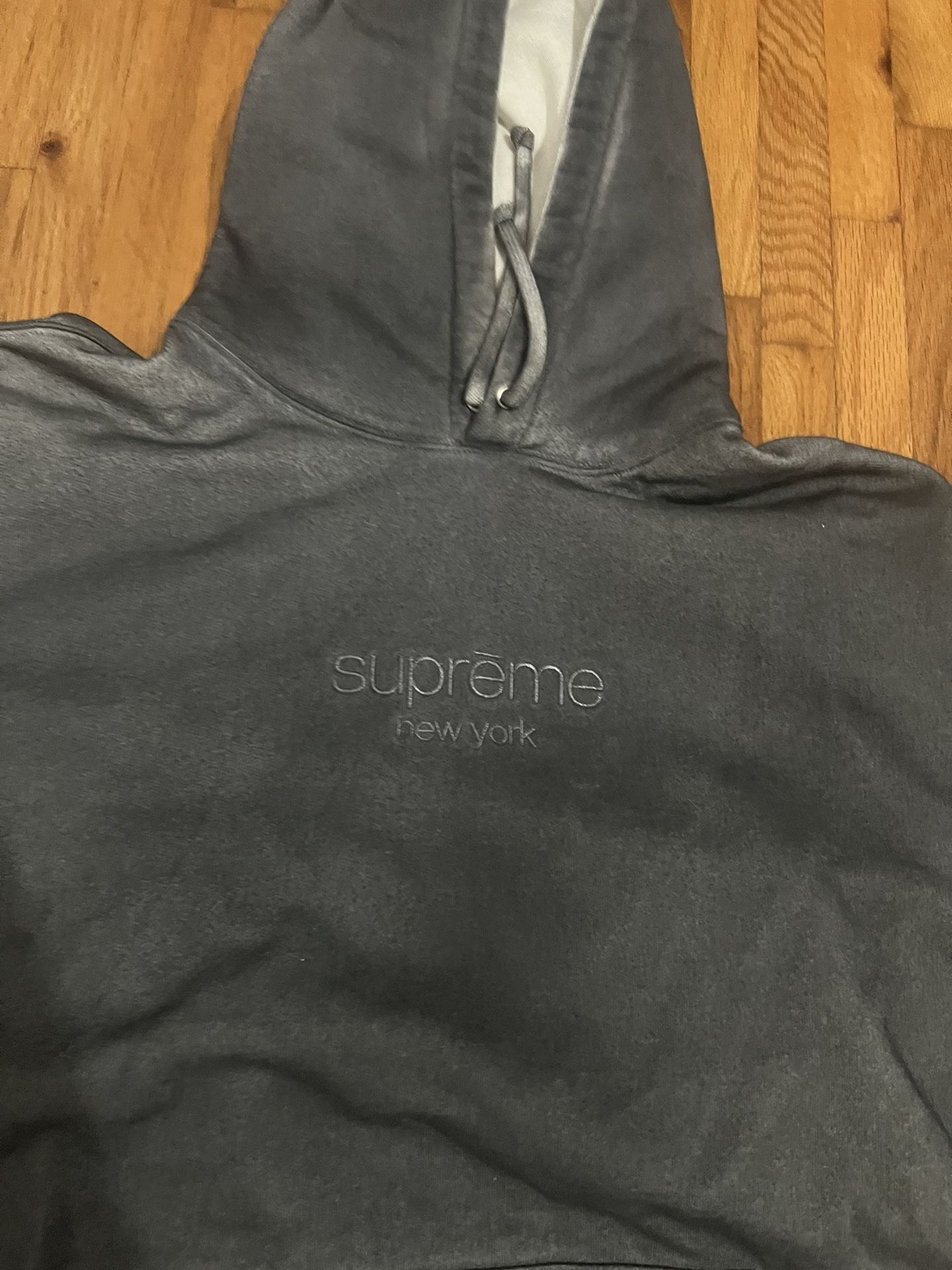 Supreme Hoodie 